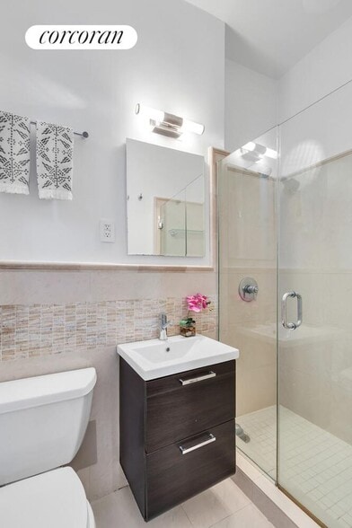 Building Photo - 401 W End Ave