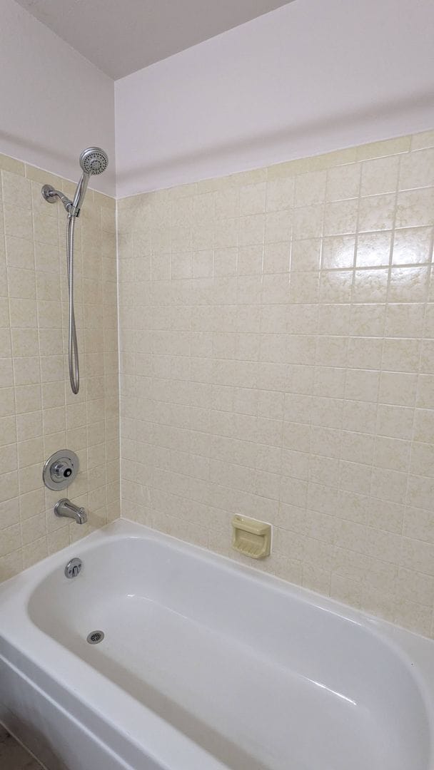 Building Photo - 5473 Alteza Dr