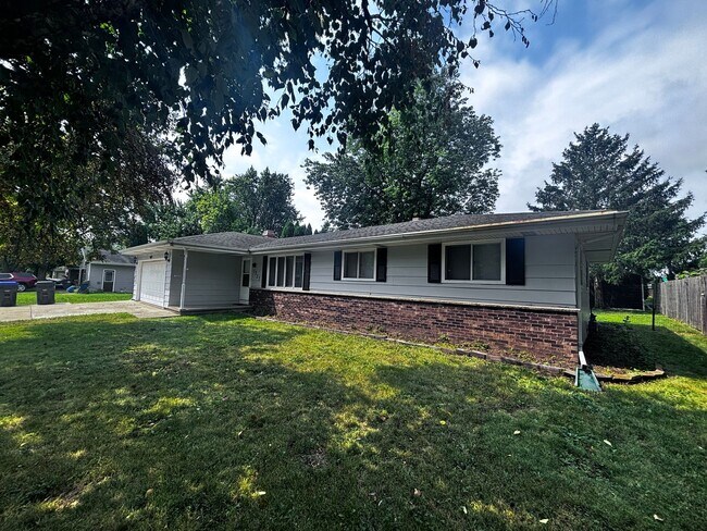 Building Photo - Beautiful 3 bedroom 2 bath Single Family H...