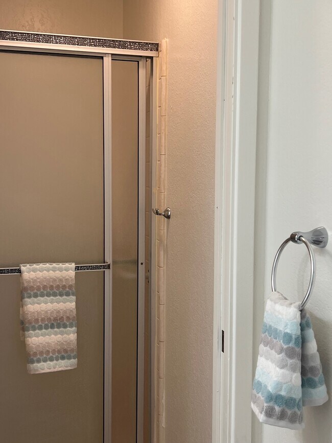 Main full bath remodeled and fresh - 8257 W Santa Cruz Blvd