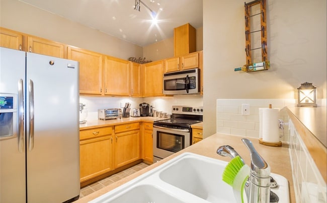 Building Photo - Beautiful Waterford Crossing 2 bedroom Condo