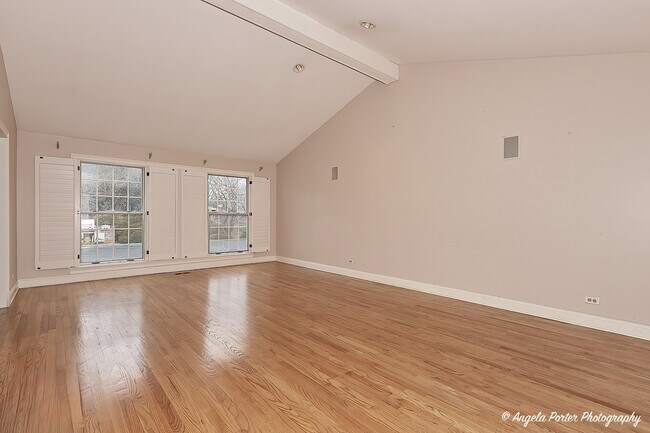 Building Photo - 756 Stonegate Rd