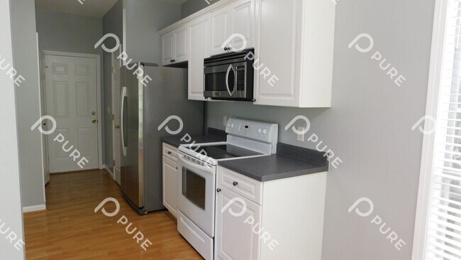 Building Photo - 632 Forest Lakes Dr