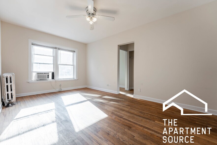 Building Photo - 3926 N Pine Grove Ave