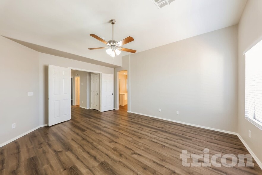 Building Photo - 16191 N 157th Dr