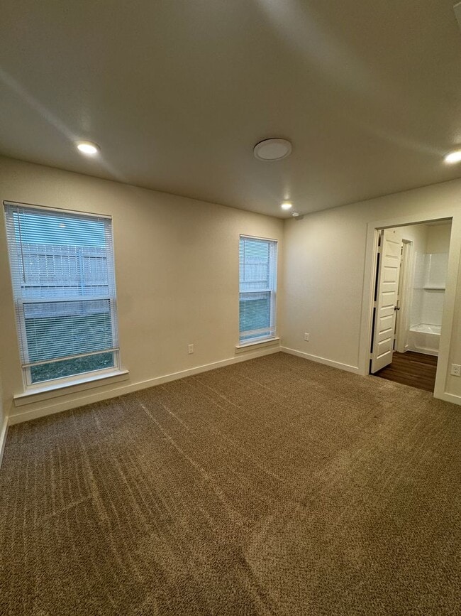 Building Photo - Located in Homestead!!! Newer Fabulous 3/2/1 CISD