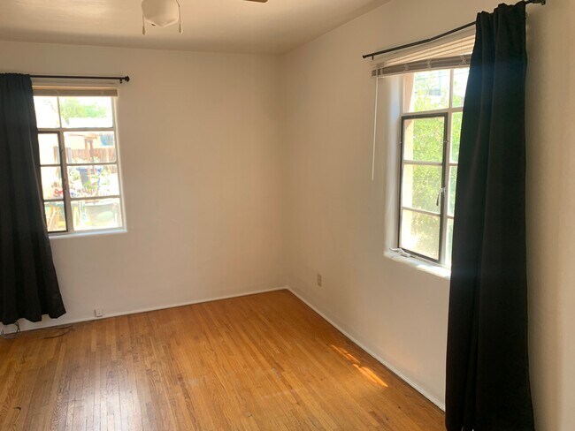 Building Photo - 308 Madison St NE