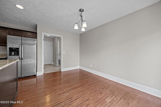 Building Photo - 123 Lightwater Dr