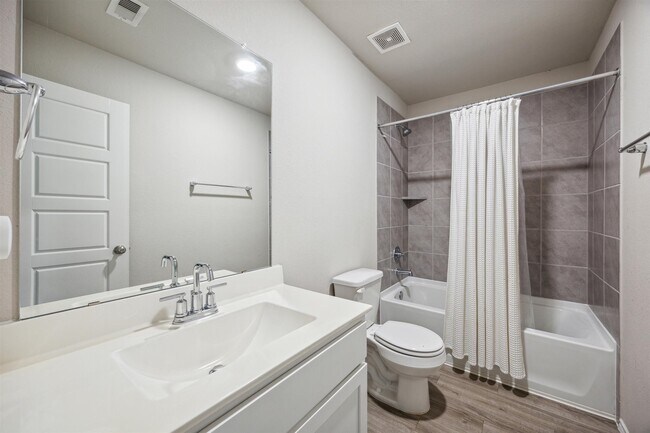 Building Photo - 6414 Fiddlewood Thicket Ln