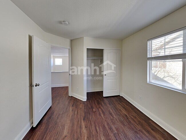 Building Photo - 10439 Vaughn Way