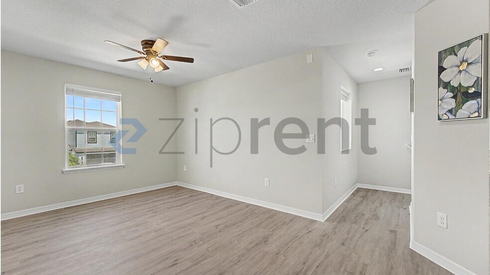 Building Photo - Unit