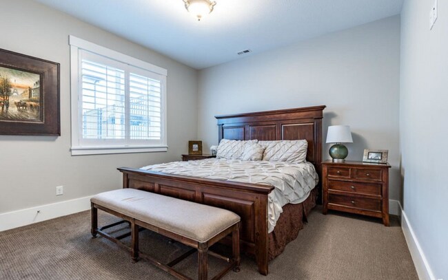 Building Photo - Luxurious Herriman 6 Bed with Indoor Court, Theater & Stunning Views!!!