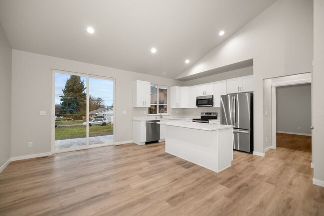 Building Photo - 3BR / 2BA New Construction Low Maintenance Single Family Home