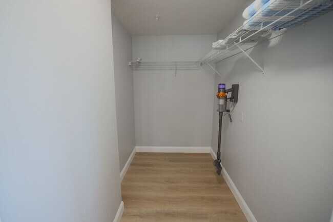 Building Photo - 8933 Manor Loop