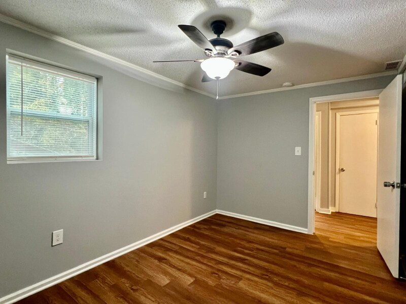 Building Photo - 5615 Southampton Rd