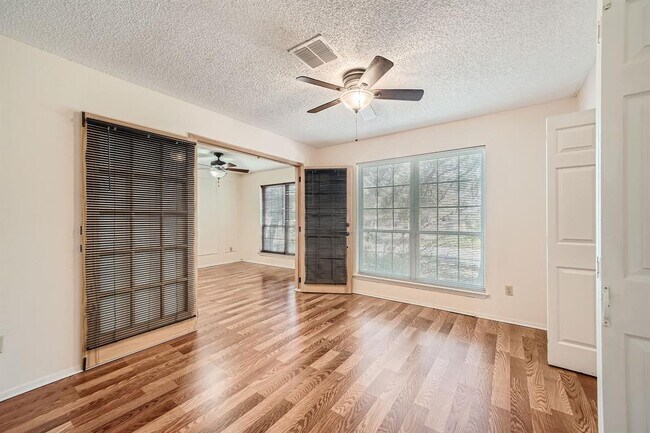 Building Photo - 1415 Lance Way