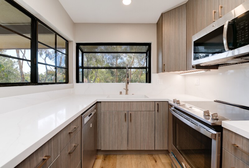 Building Photo - 8860 Villa La Jolla Dr