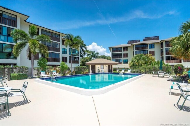 Building Photo - 166 SE St Lucie Blvd