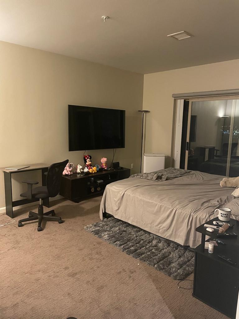 Master Bedroom #1 with Balcony #3 (Lake View) - 900 Aurora Ave N