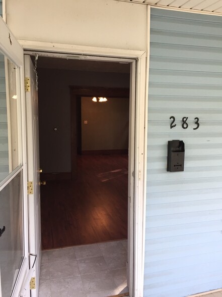 Building Photo - 283 W 5th St