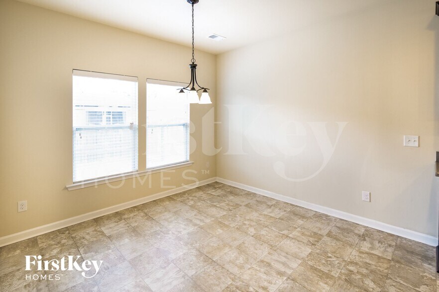 Building Photo - 117 Levis Song Ct