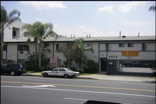 Building Photo - 6820 Laurel Canyon Blvd