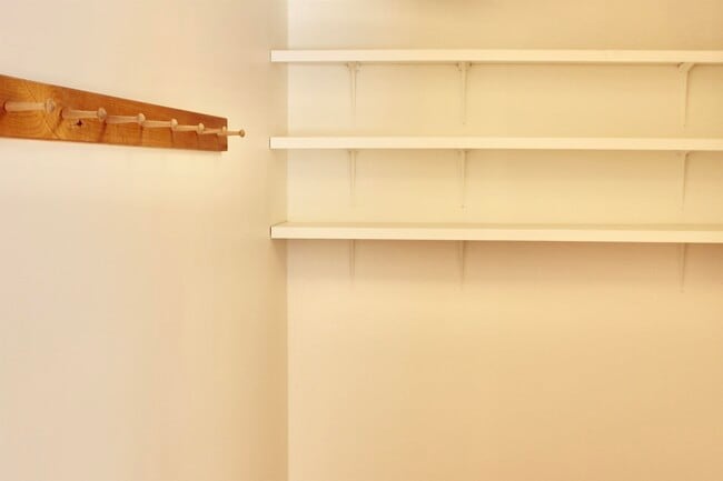 Building Photo - 45 Bakery Ln