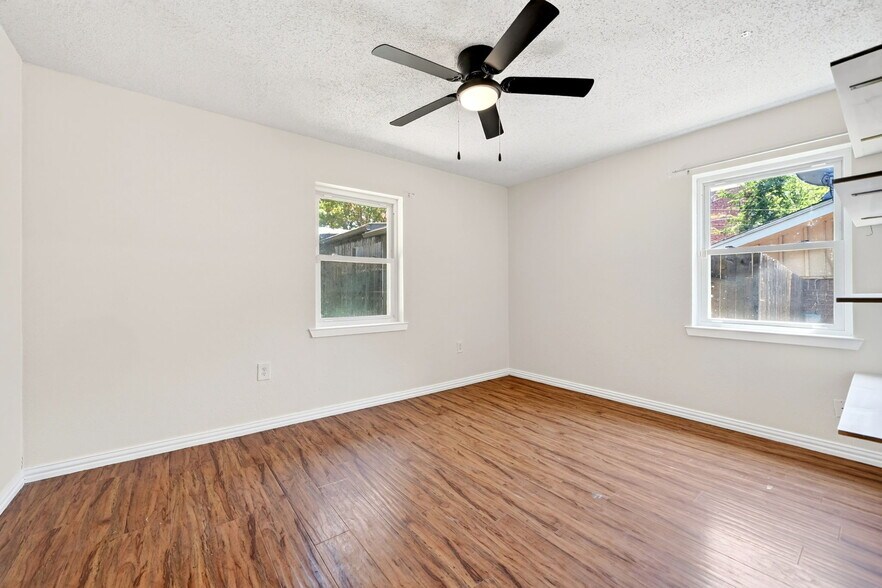 Building Photo - 505 Whittle Way