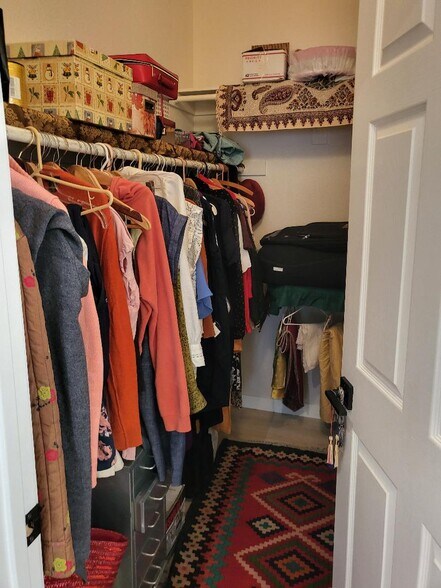 Building Photo - 5420 Sylmar Ave