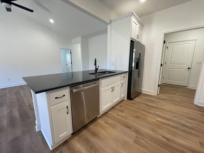 Building Photo - Brand New 3/2 House in Celanese- $1,995