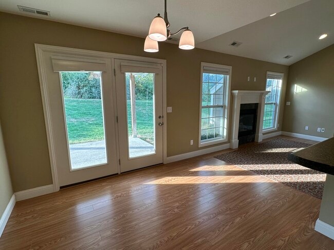 Building Photo - 4500 Weybridge Dr