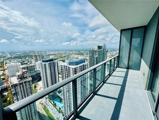 Building Photo - 159 NE 6th St