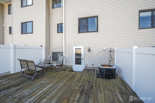 Building Photo - 424 Middlewood Rd