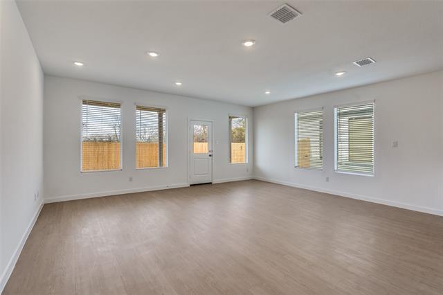 Building Photo - 6826 Welsh Dr