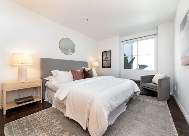 Building Photo - 4060 Glencoe Ave