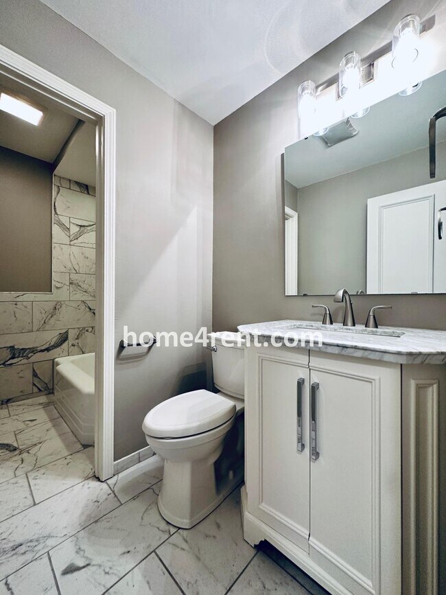 Building Photo - Updated Ranch Style Home in Prairie Villag...