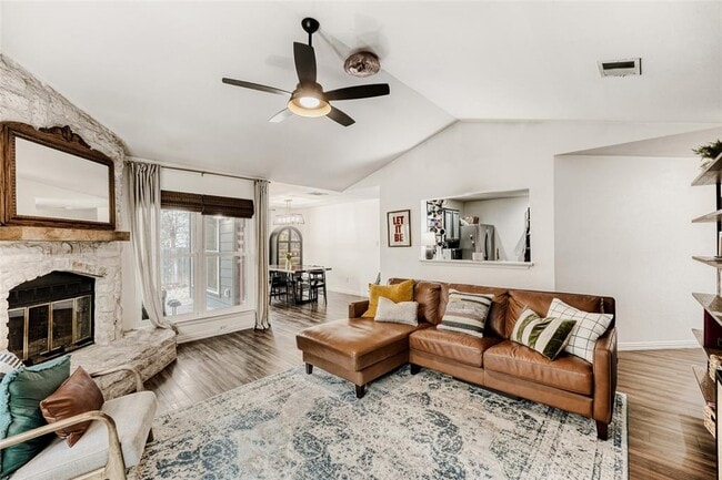 Building Photo - 916 Great Britain Blvd