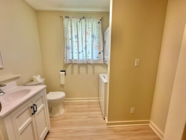 Building Photo - Newly Renovated 700 Sq. Ft. Attached Studio for Rent – Wailuku