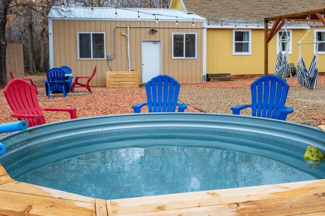 Building Photo - 170 E 100 N