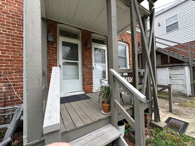 Building Photo - 3217 Hanover Ave
