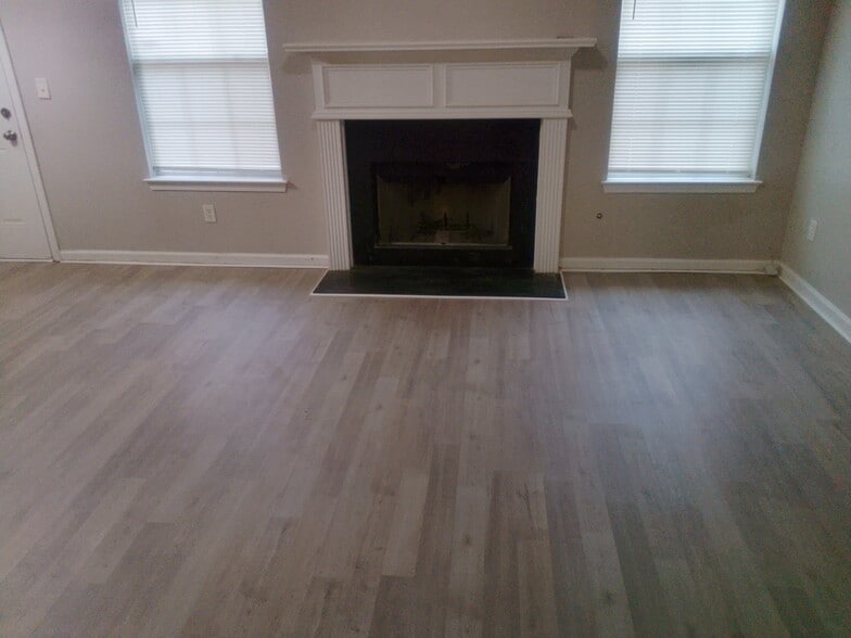 Building Photo - 6786 Derby Ave