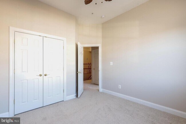 Building Photo - 14873 Cloverdale Rd