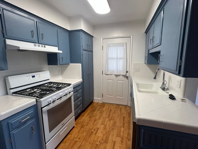 Building Photo - 1234 Bolton Dr