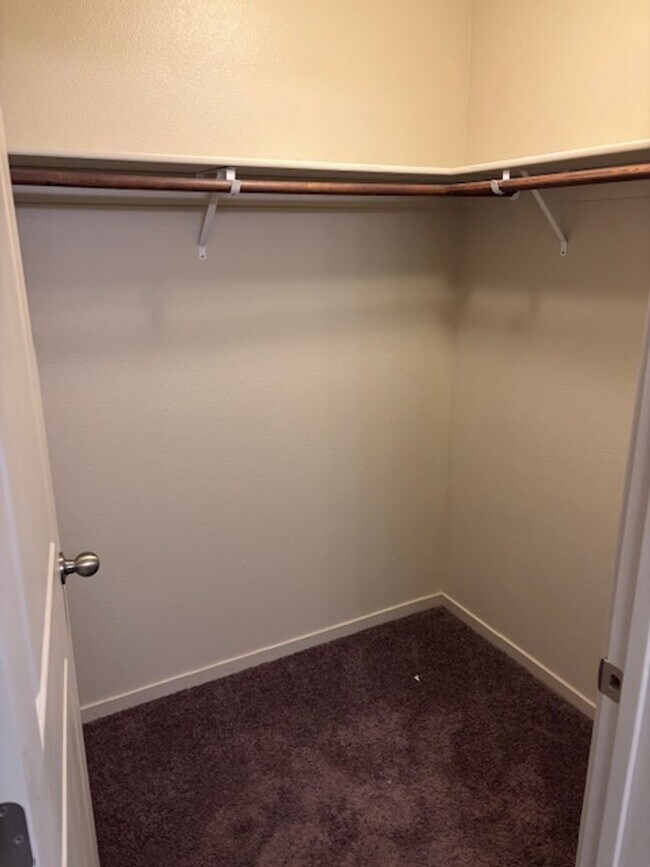 Building Photo - 1609