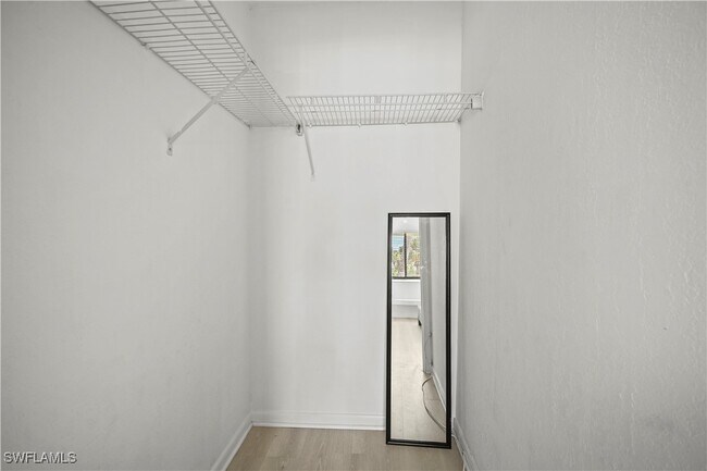 Building Photo - 4607 Bayshore Dr