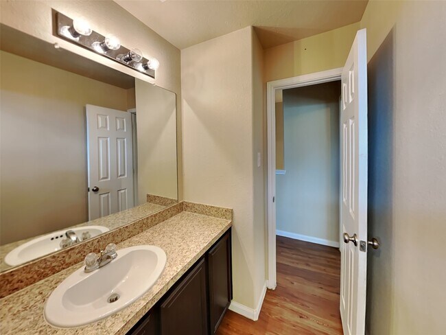 Building Photo - 5923 Stockholm Ct