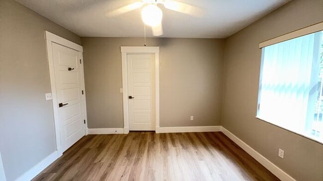 Building Photo - Open floor plan pool home