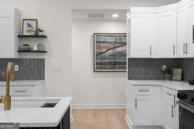 Building Photo - 1180 Fleming St