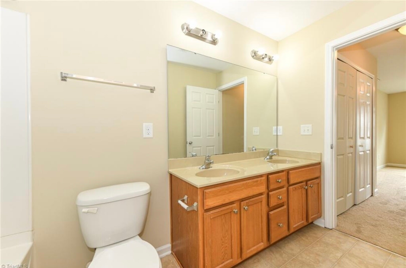 Building Photo - 636 Grasswren Way