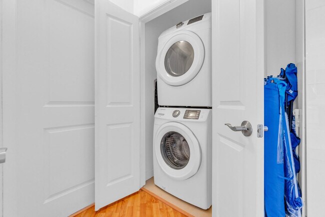 Building Photo - 1945 S Ocean Dr